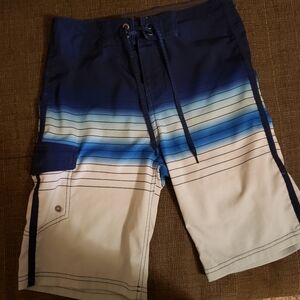 Goodfellow Mens swim trunks size 28 w. Blue,white with side pockets.